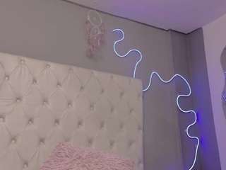 natashaa-black webcam