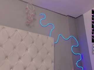 natashaa-black webcam