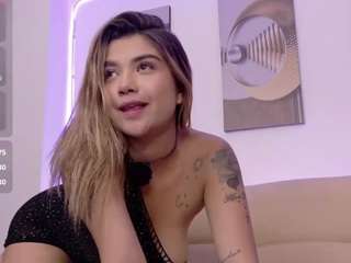 natashaa-black