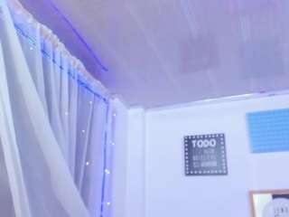 pretty-johnson webcam