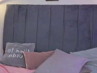 Pretty-Johnson live webcam show