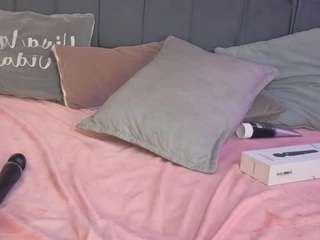 Pretty-Johnson live webcam show