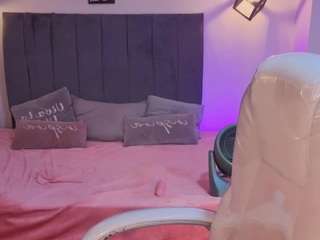 Pretty-Johnson live webcam show