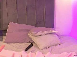 Pretty-Johnson live cam preview