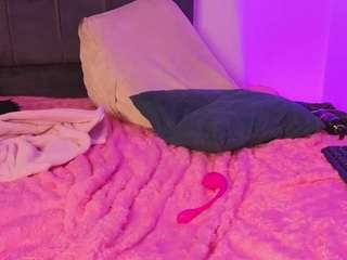 Pretty-Johnson live cam preview