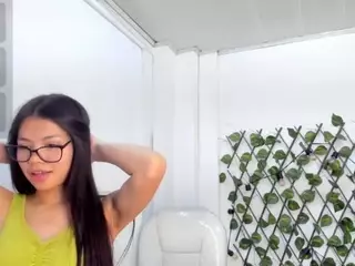 Pretty-Johnson's Live Sex Cam Show