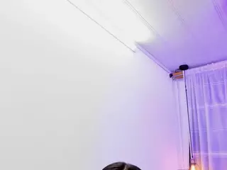 Pretty-Johnson's Live Sex Cam Show