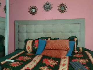 chanellsexyslim webcam model