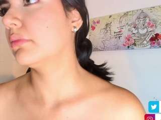 jenniferhost Live Webcam on CamSoda