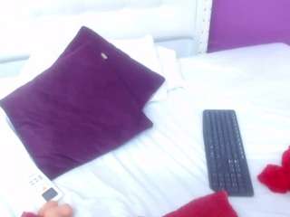  sexy-tiny-sarah chat room