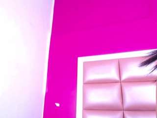  sexy-tiny-sarah chat room