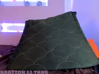 sophiaa-jones's Live Sex Cam Show
