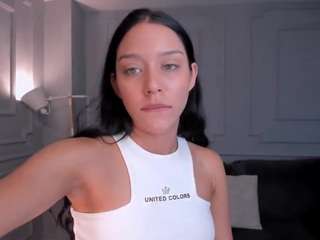 le modèle amaliacrus est en webcam porno dans un show sur le site camsoda, il possède les tags suivants: anal,ass bouncing,tease,tattoos,strip,skinny,shaved pussy,orgasm,no smoking,no drinking,green eyes,granny,erotic dance,dildo or vibrator,black hair,hd,petite,small tits