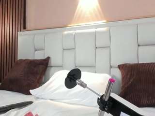 le modèle kathymirrow est en webcam porno dans un show sur le site camsoda, il possède les tags suivants: ahegao,public,lovense,lush,massage,naked,natural,nature,no drinking,no smoking,orgasm,role play,full nudity,shaved pussy,squirt,squirter,strip,striptease,teen (18+),toys