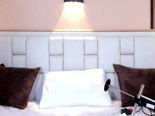 KathyMirrow live cam