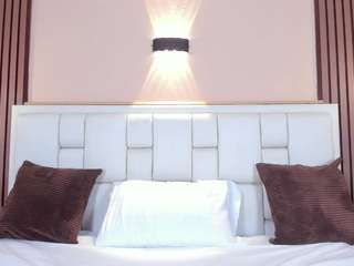 KathyMirrow live webcam show