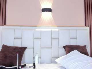 KathyMirrow live webcam show
