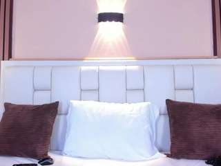 KathyMirrow live cam