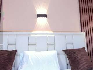 KathyMirrow live cam preview