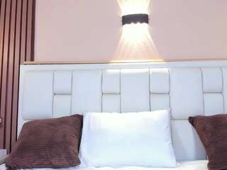 KathyMirrow live cam preview