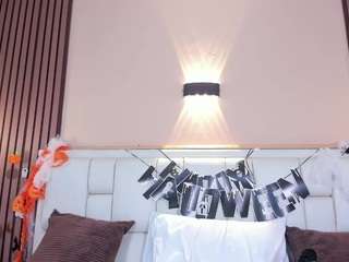 kathymirrow's live room