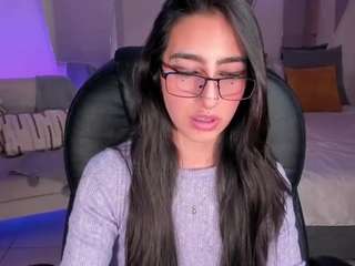 larisasmirnov1 webcam model