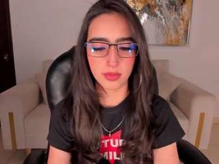 larisasmirnov1 live cam profile