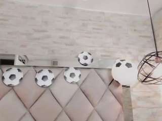 Lunna-Ebony live cam — ass, no drinking, upskirt