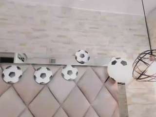 Lunna-Ebony live cam — ass, no drinking, upskirt