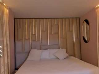 maiacollins's CamSoda show and profile