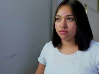 rodriguuezisabel... Live Webcam on CamSoda