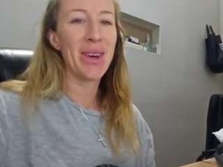 bmorganne420, female webcam model,  years old, on live webcam
