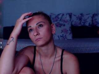 Live cam show with CassieSpell
