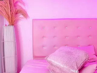 Holy-BigAss's Live Sex Cam Show