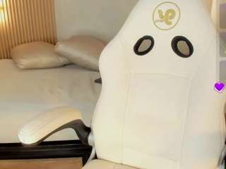 Serena-Foxx live cam preview