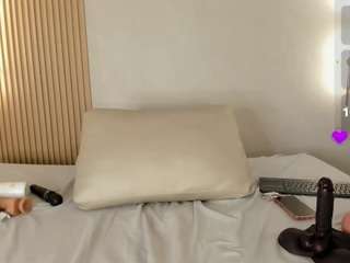 Serena-Foxx live cam preview