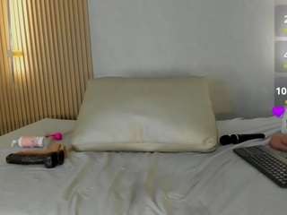 Serena-Foxx live cam preview