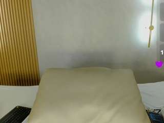 le modèle serena-foxx est en webcam porno dans un show sur le site camsoda, il possède les tags suivants: ahegao,blowjob,brown eyes,dirty talk,doggy style,erotic dance,flashing,no drinking,no smoking,spanking,tattoos,big tits,curvy,hd,vr