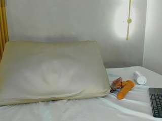 le modèle serena-foxx est en webcam porno dans un show sur le site camsoda, il possède les tags suivants: ahegao,blowjob,brown eyes,dirty talk,doggy style,erotic dance,flashing,no drinking,no smoking,spanking,tattoos,big tits,curvy,hd