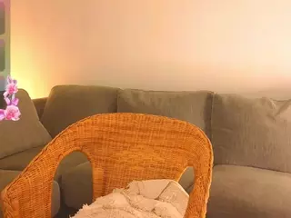 MonaBurge's Live Sex Cam Show