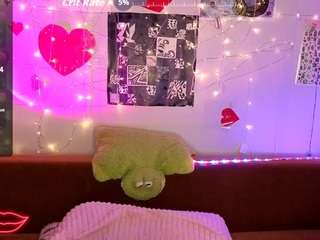 rachelpirce's CamSoda show and profile