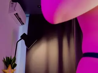 WiloneCleverley's Live Sex Cam Show