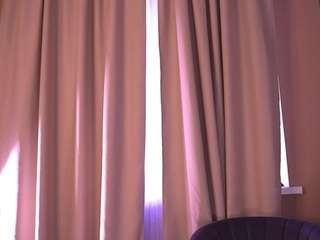AlinaBailey live cam preview