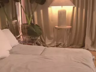 nadiablss's Live Sex Cam Show