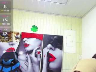 perla-purpura Live Webcam on CamSoda