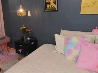 Live webcam model bonniietwerk on Soda Cams