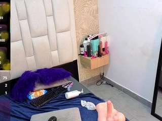 daffnelewis's CamSoda show and profile