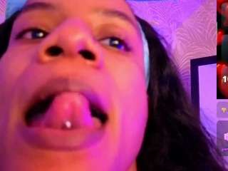 daffnelewis's CamSoda show and profile