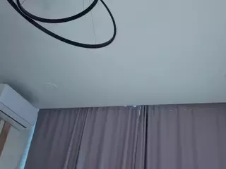 ElgaGuyse's Live Sex Cam Show