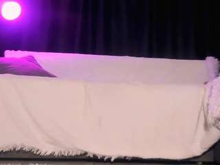 eva-ri's CamSoda show and profile